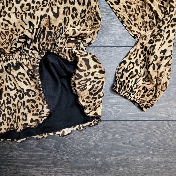Leopard Jaguars Animal Print Notations Top - Picture 4 of 6